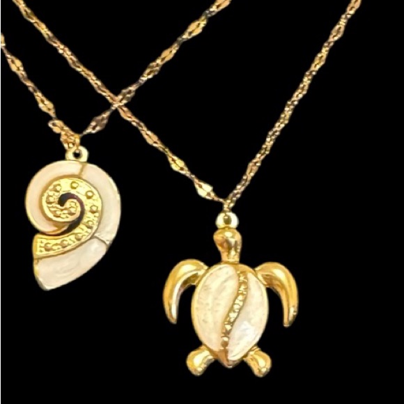 18k Gold F And Cream Enamel Turtle And Shell Pendant Necklace Lot Of (2)